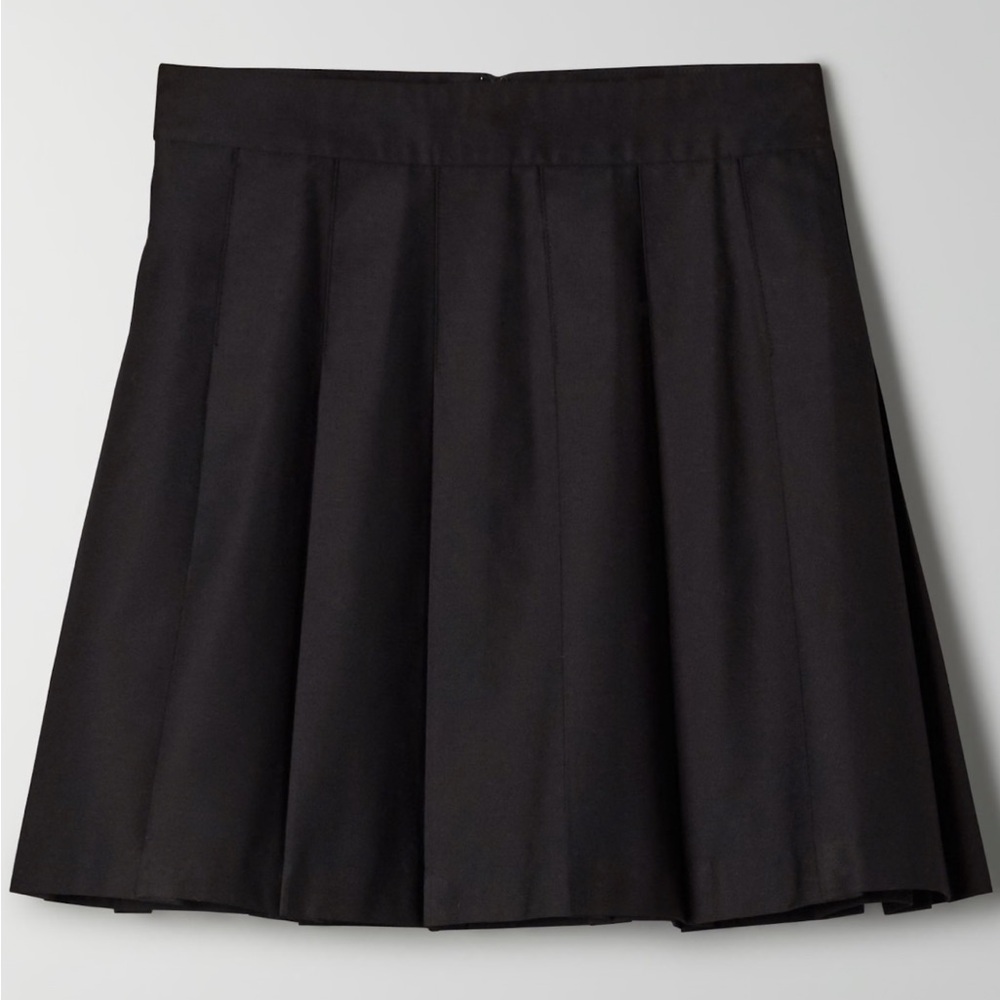Aritzia Sunday Best Olive Mini 15” Skirt